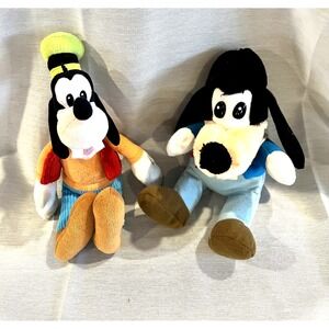 Vintage 1980s Disney‎ Mickey's Christmas Carol Goofy 7" + additional plush Goofy